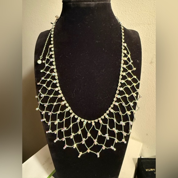 KIRK’S FOLLY Vintage Aurora Borealis CRYSTAL BIB NECKLACE - Picture 3 of 3